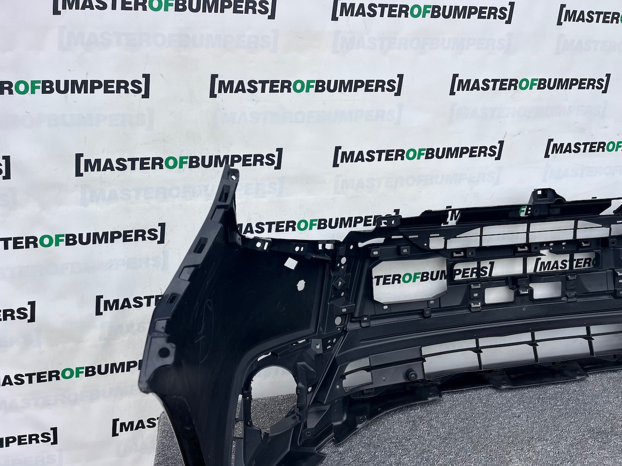 Mitsubishi Outlander Ls Phev Mk3 2017-2021 Front Bumper 4 Pdc Jet Genuine [m482]