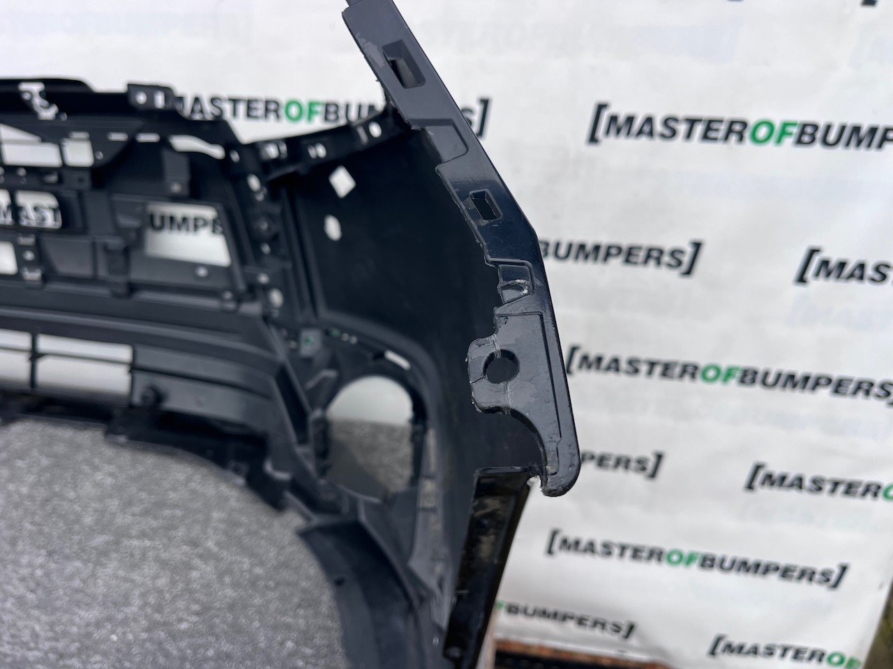 Mitsubishi Outlander Ls Phev Mk3 2017-2021 Front Bumper 4 Pdc Jet Genuine [m482]