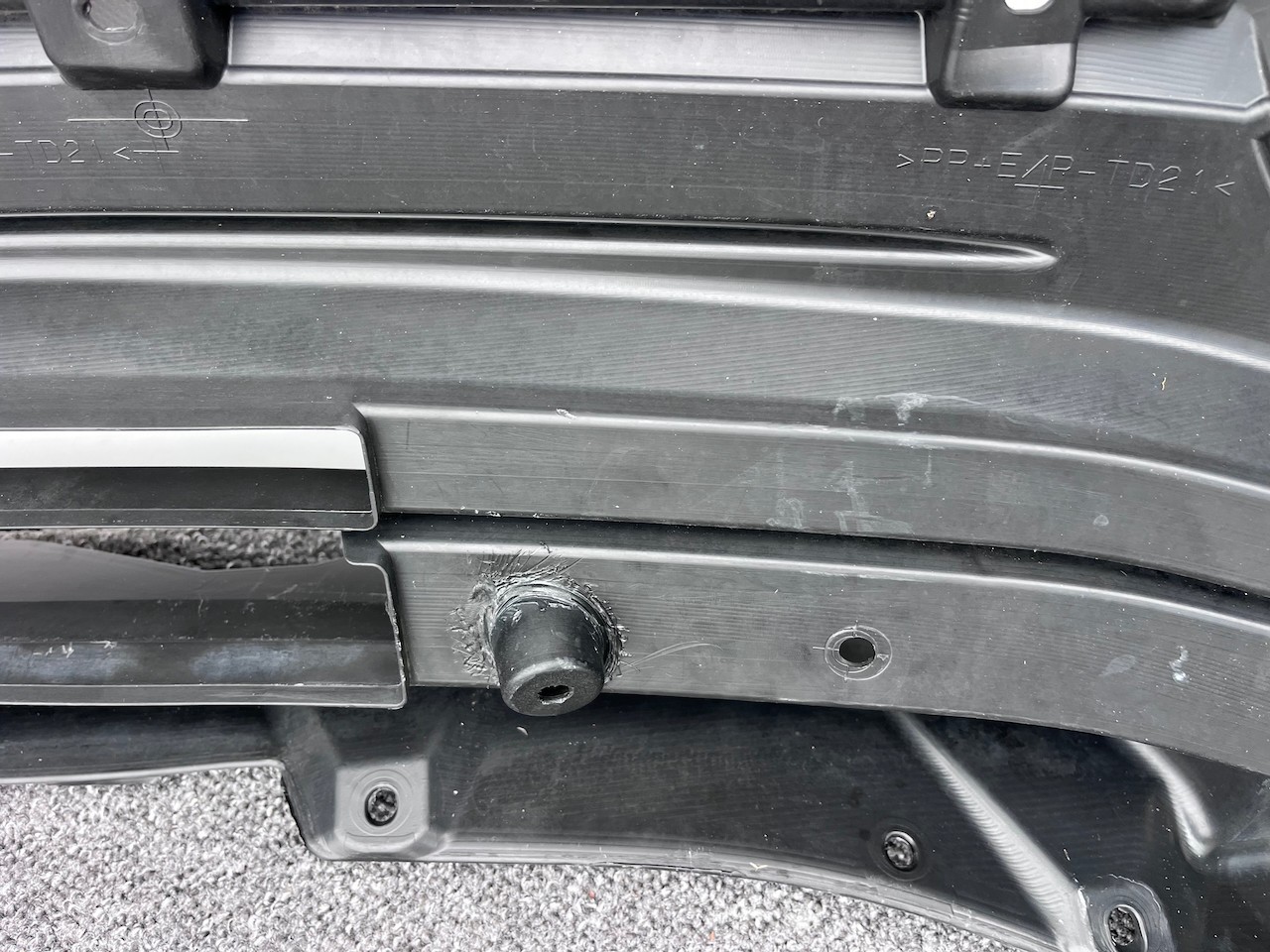 Mitsubishi Outlander Ls Phev Mk3 2017-2021 Front Bumper 4 Pdc Jet Genuine [m482]