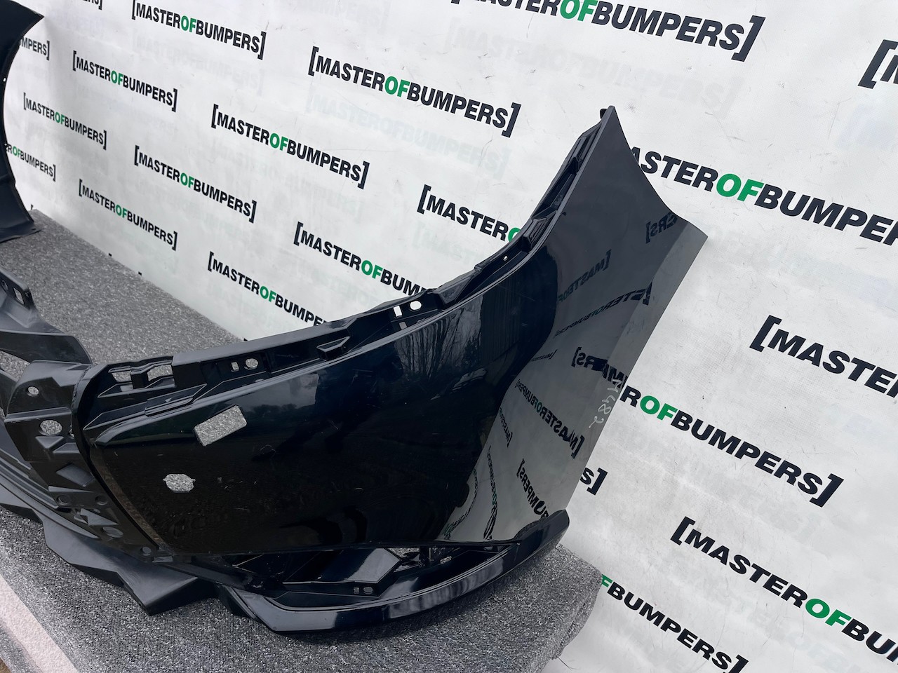 Mitsubishi Outlander Ls Phev Mk3 2017-2021 Front Bumper 4 Pdc Jet Genuine [m482]