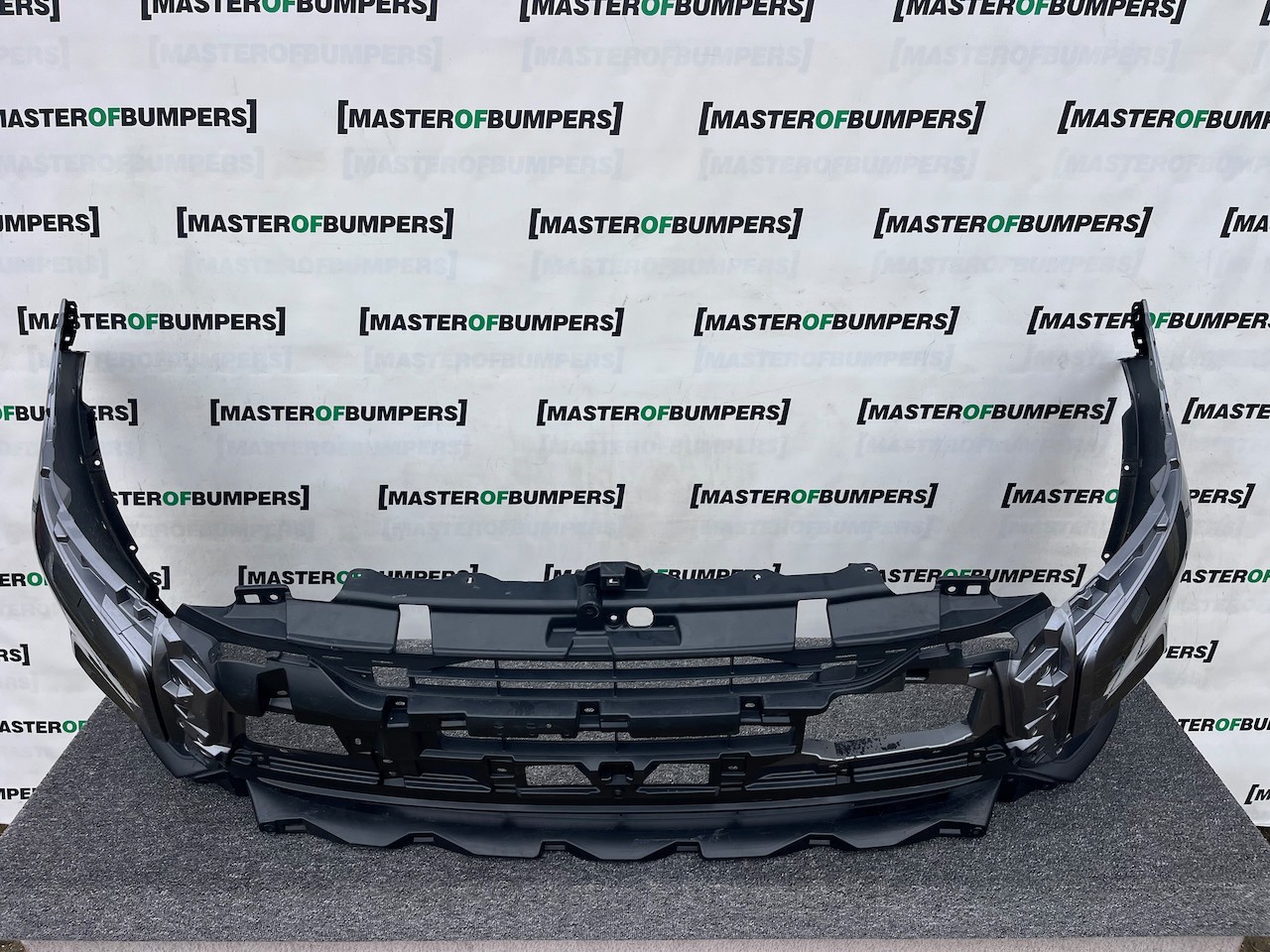 Mitsubishi Outlander Mivec Exceed 2017-21 Front Bumper Pdc + Jets Genuine [m489]