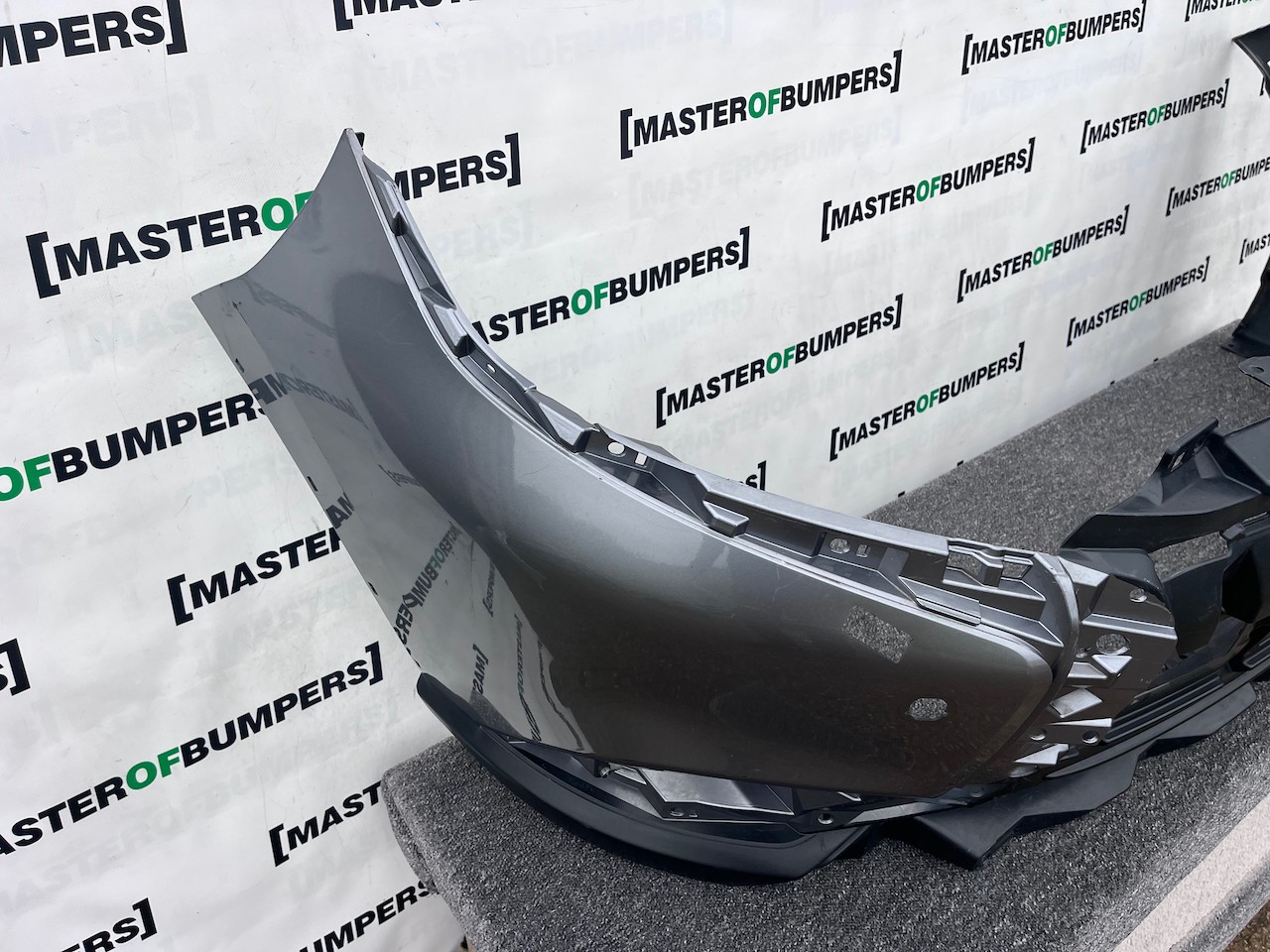 Mitsubishi Outlander Mivec Exceed 2017-21 Front Bumper Pdc + Jets Genuine [m489]