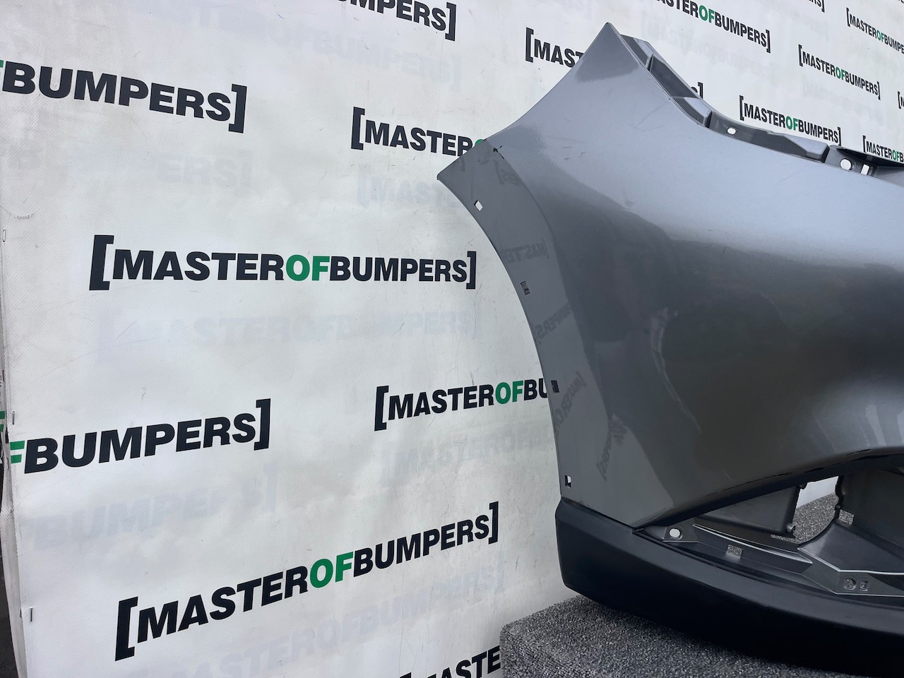 Mitsubishi Outlander Mivec Exceed 2017-21 Front Bumper Pdc + Jets Genuine [m489]