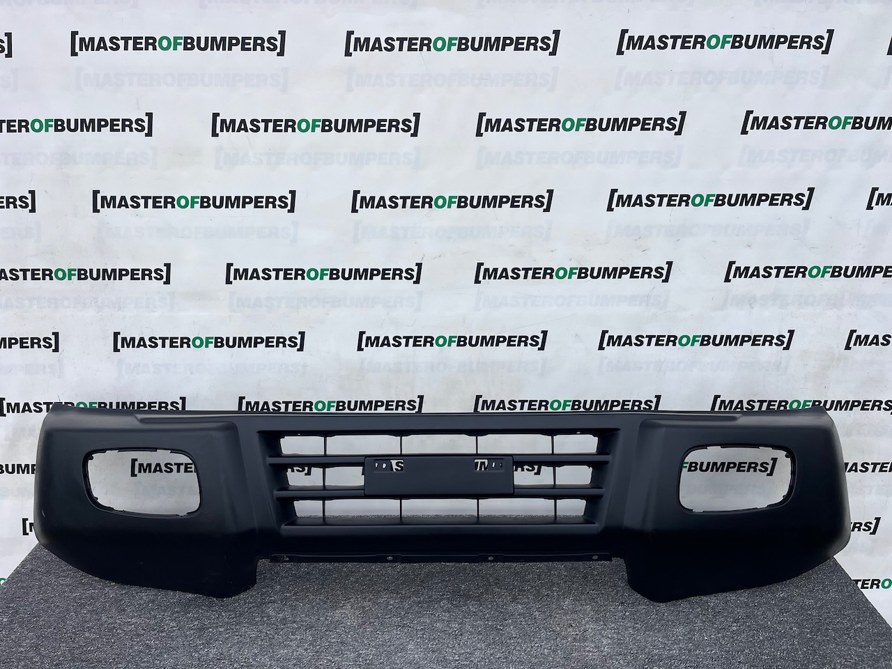 Mitsubishi Pajero Shogun Exceed 2000-2002 Front Bumper Genuine [m428]