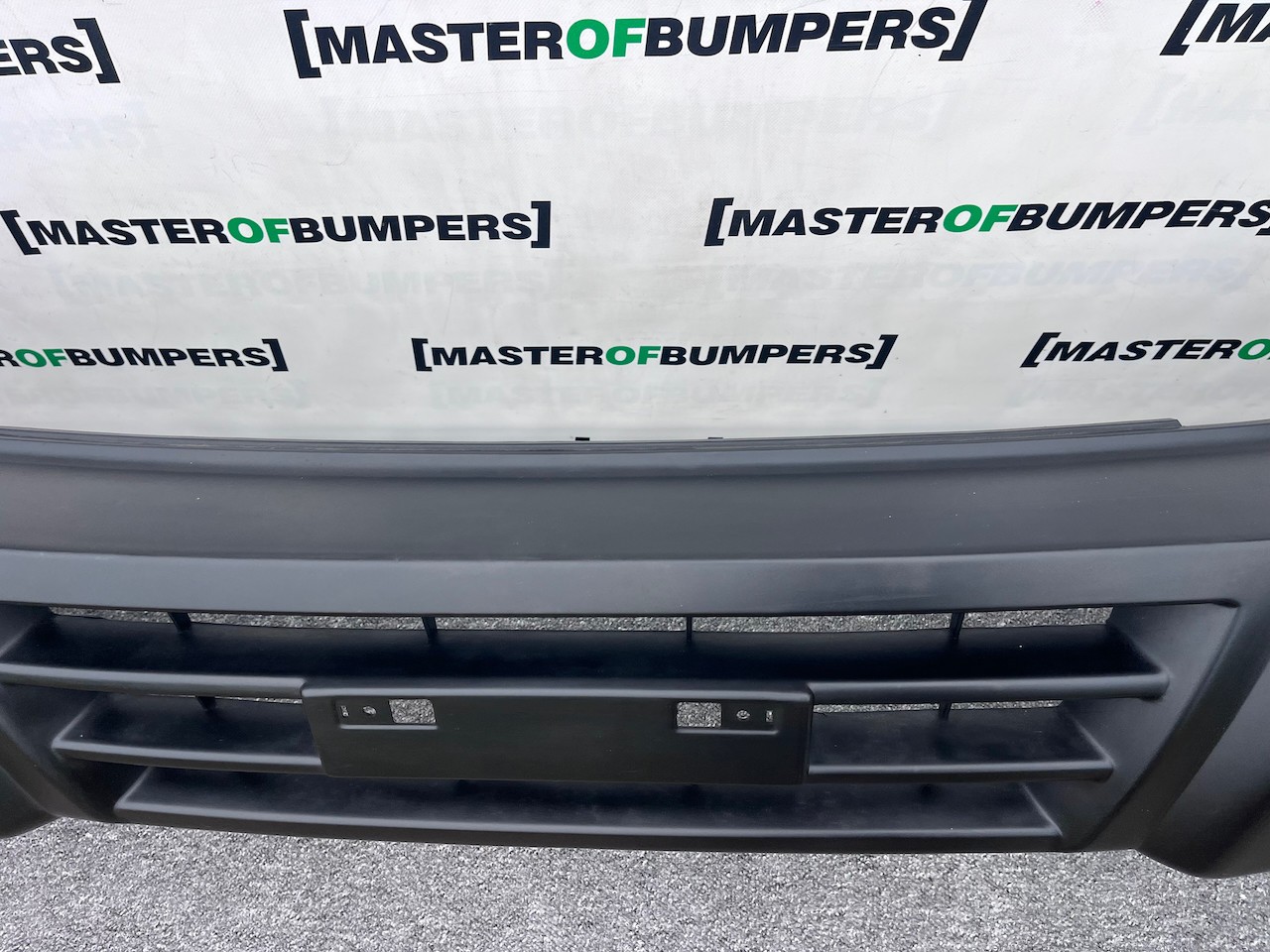 Mitsubishi Pajero Shogun Exceed 2000-2002 Front Bumper Genuine [m428]