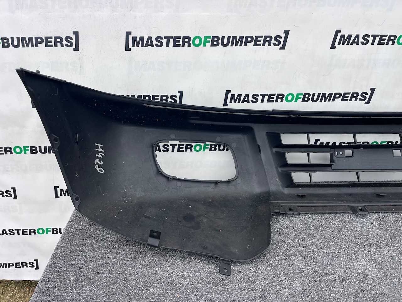Mitsubishi Pajero Shogun Exceed 2000-2002 Front Bumper Genuine [m428]