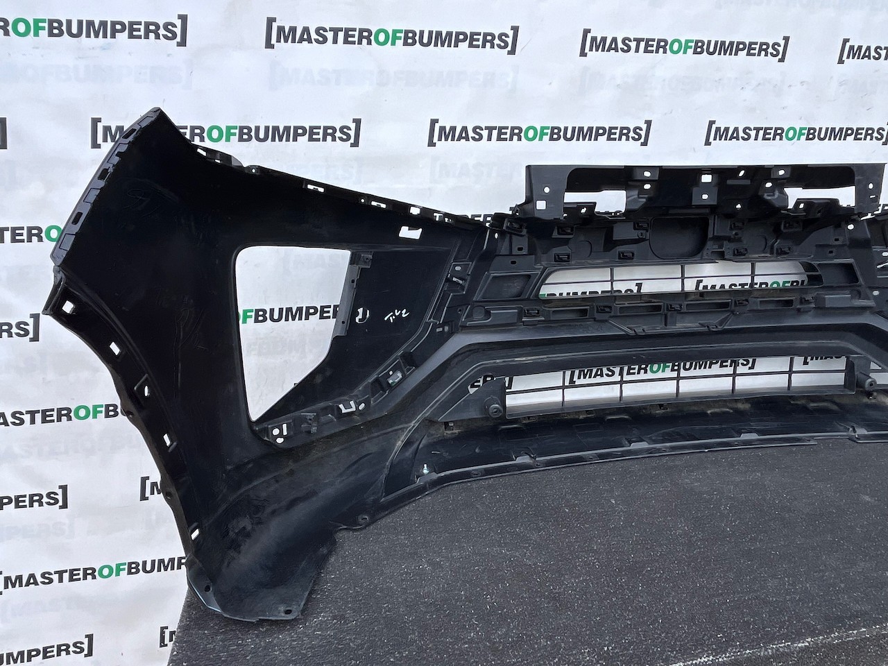 Mitsubishi Eclipse Cross Hatch 2017-2021 Front Bumper 4 Pdc +jets Genuine [m506]