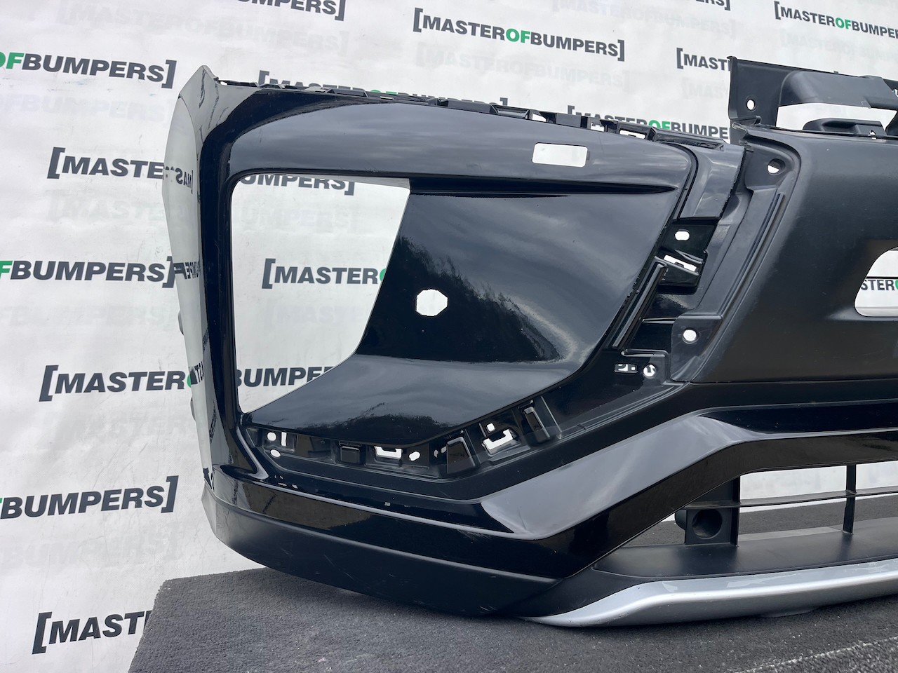 Mitsubishi Eclipse Cross Hatch 2017-2021 Front Bumper 4 Pdc +jets Genuine [m506]