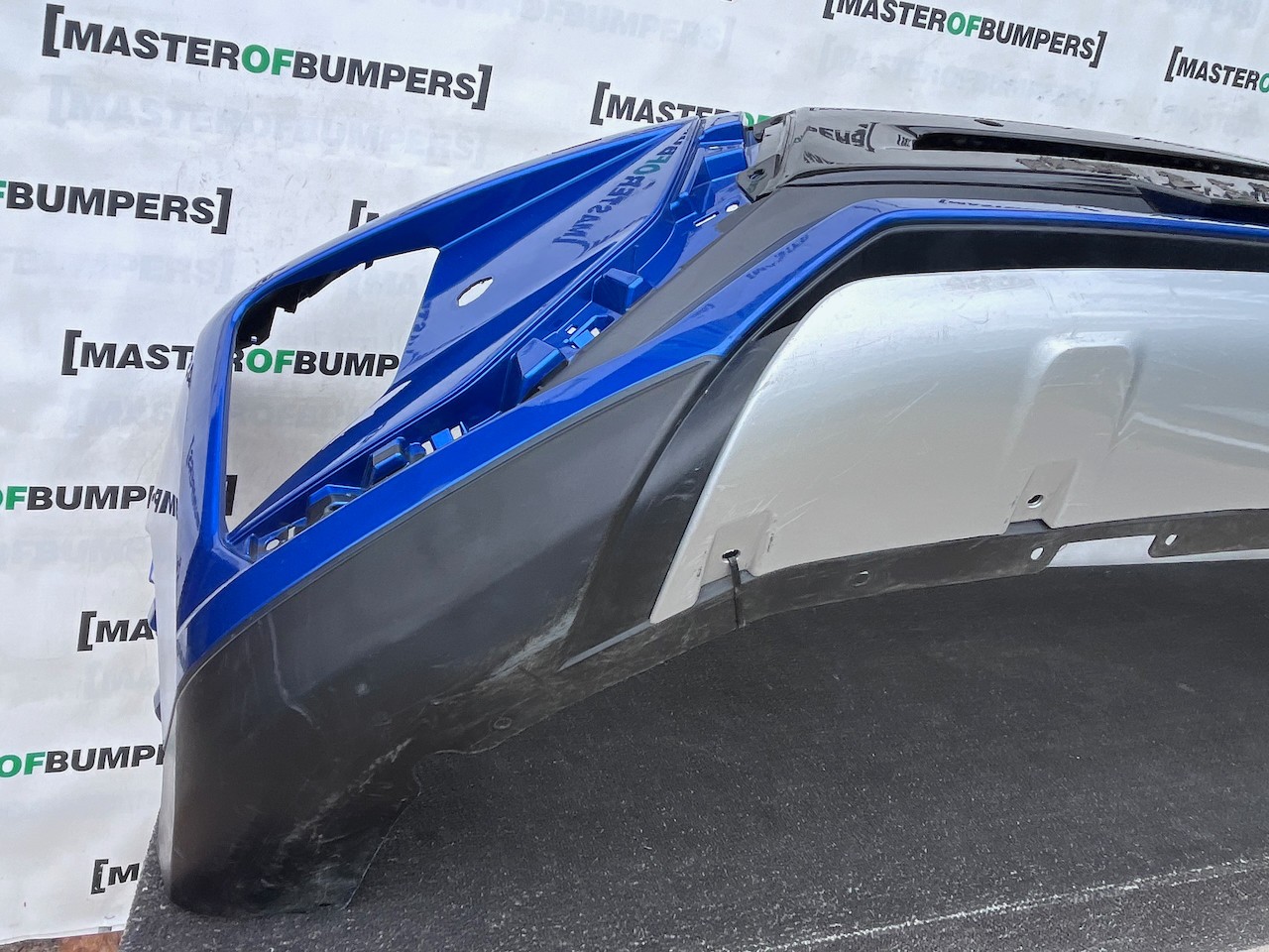 Mitsubishi Eclipse Cross Hatch 2017-2021 Front Bumper 4 Pdc +jets Genuine [m507]