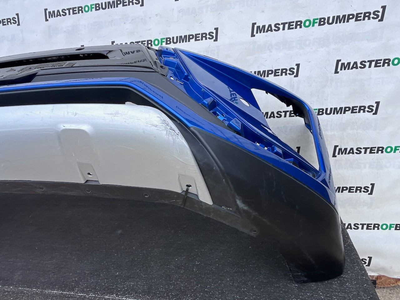 Mitsubishi Eclipse Cross Hatch 2017-2021 Front Bumper 4 Pdc +jets Genuine [m507]
