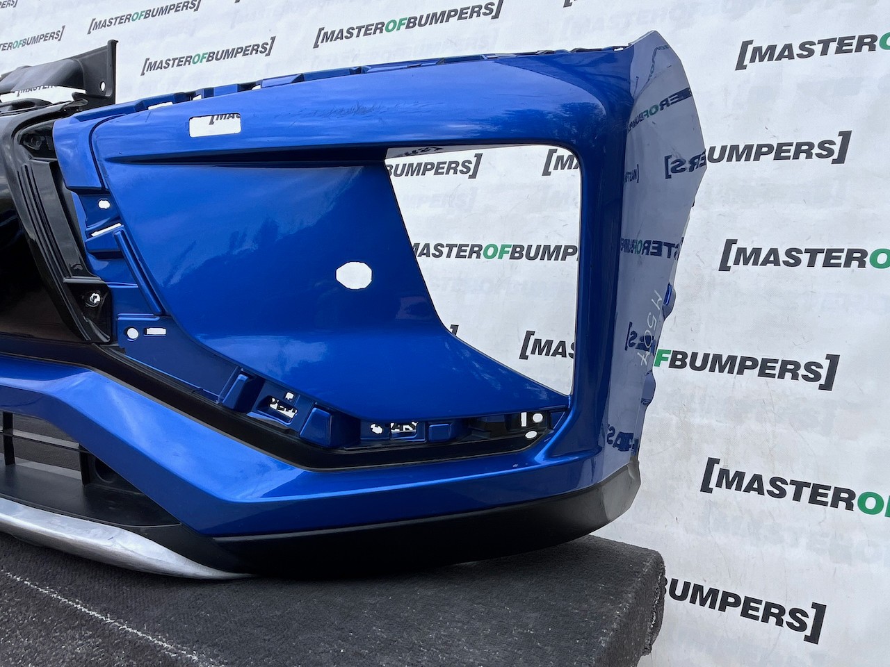 Mitsubishi Eclipse Cross Hatch 2017-2021 Front Bumper 4 Pdc +jets Genuine [m507]