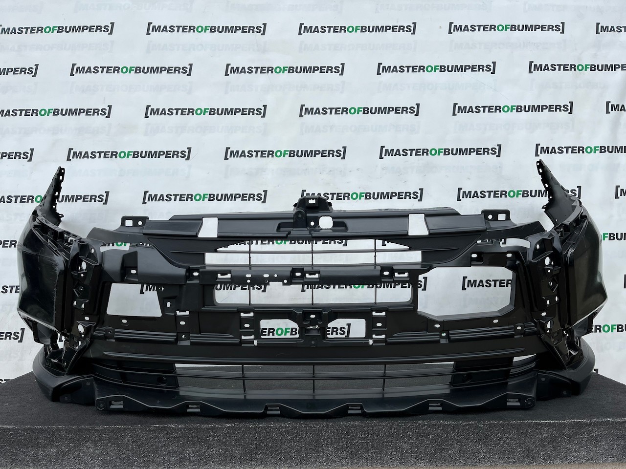 Mitsubishi Outlander Gs Mk3 2017-2021 Front Bumper No Pdc No Jet Genuine [m512]