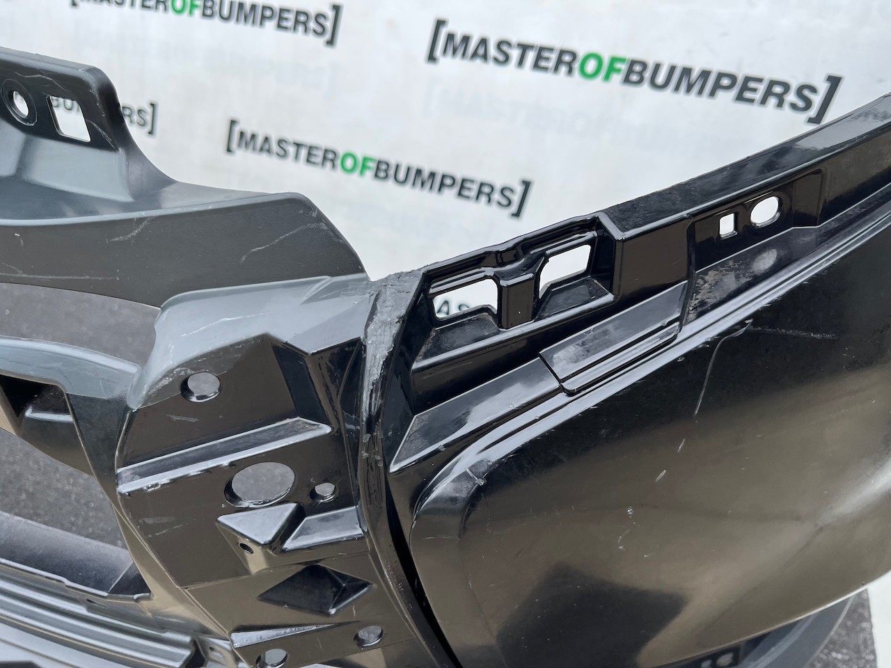 Mitsubishi Outlander Gs Mk3 2017-2021 Front Bumper No Pdc No Jet Genuine [m512]