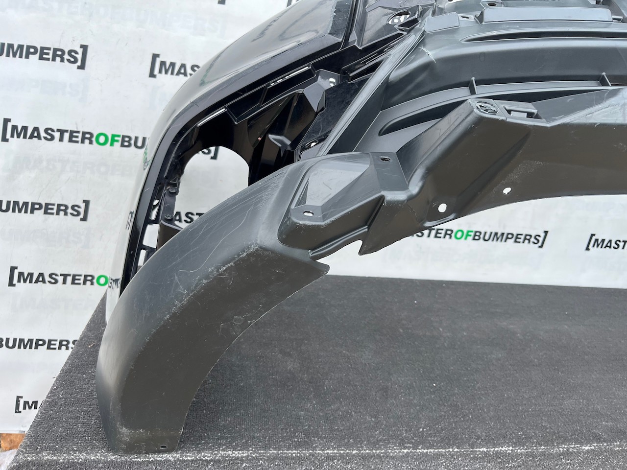 Mitsubishi Outlander Gs Mk3 2017-2021 Front Bumper No Pdc No Jet Genuine [m512]