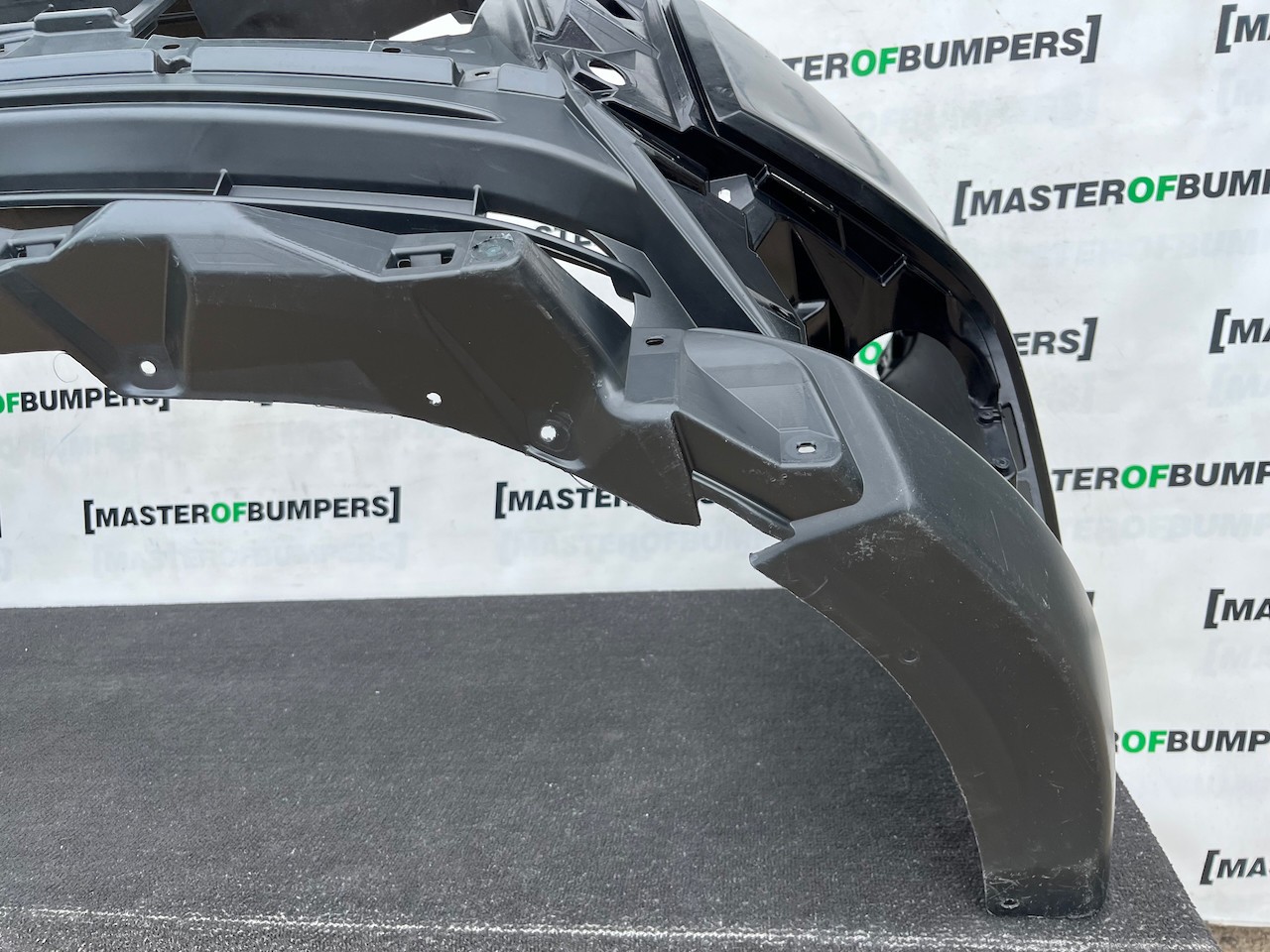 Mitsubishi Outlander Gs Mk3 2017-2021 Front Bumper No Pdc No Jet Genuine [m512]