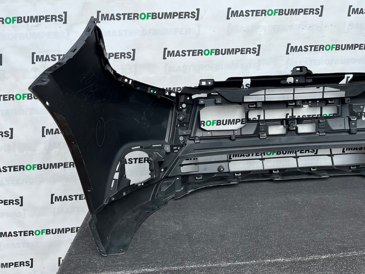 Mitsubishi Outlander Gs Mk3 2017-2021 Front Bumper No Pdc No Jet Genuine [m512]