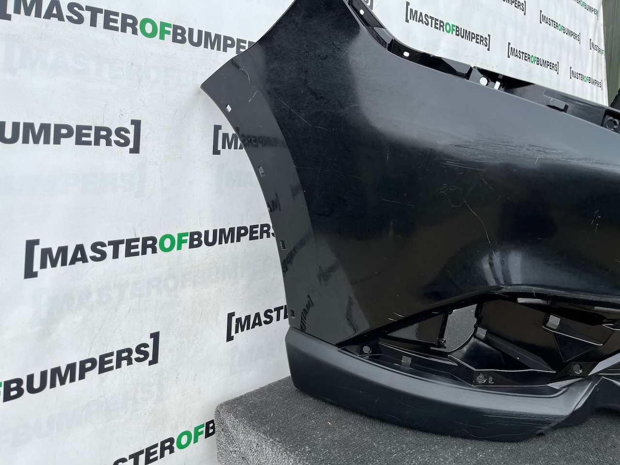 Mitsubishi Outlander Gs Mk3 2017-2021 Front Bumper No Pdc No Jet Genuine [m512]
