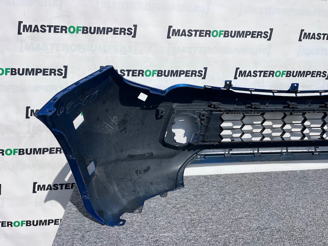 Mitsubishi L200 Barbarian Titan 2016-2019 Front Bumper Jets Genuine [m470]