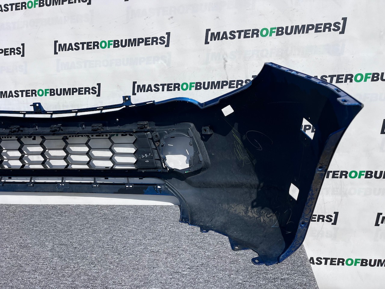 Mitsubishi L200 Barbarian Titan 2016-2019 Front Bumper Jets Genuine [m470]