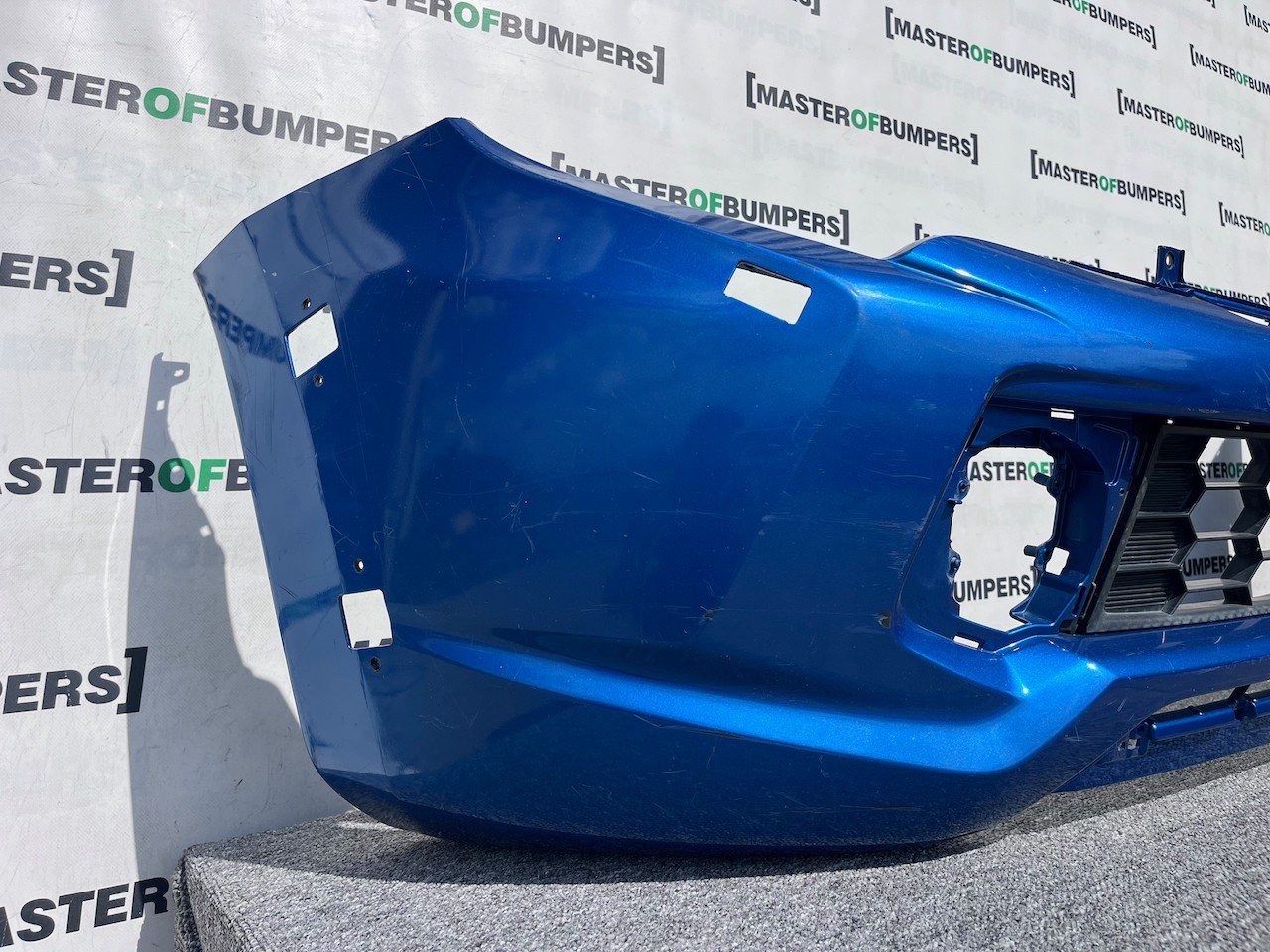 Mitsubishi L200 Barbarian Titan 2016-2019 Front Bumper Jets Genuine [m470]