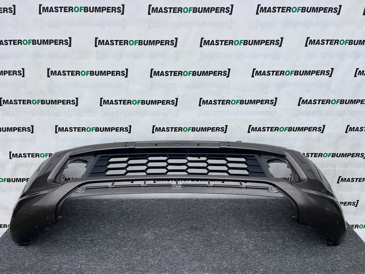 Mitsubishi L200 Barbarian Titan 2016-2019 Front Bumper Jets Genuine [m485]