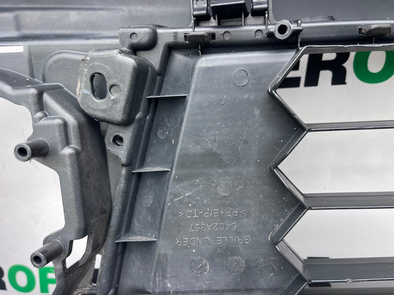 Mitsubishi L200 Barbarian Titan 2016-2019 Front Bumper Jets Genuine [m485]