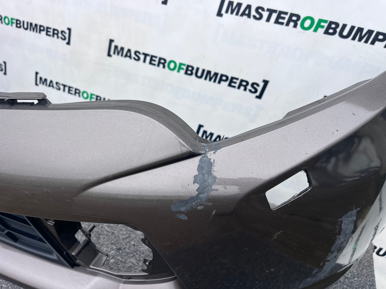 Mitsubishi L200 Barbarian Titan 2016-2019 Front Bumper Jets Genuine [m485]