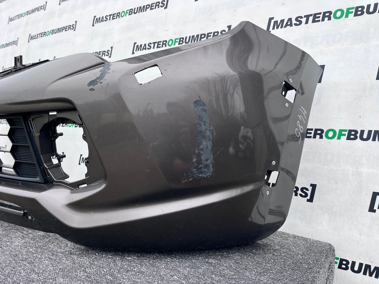 Mitsubishi L200 Barbarian Titan 2016-2019 Front Bumper Jets Genuine [m485]