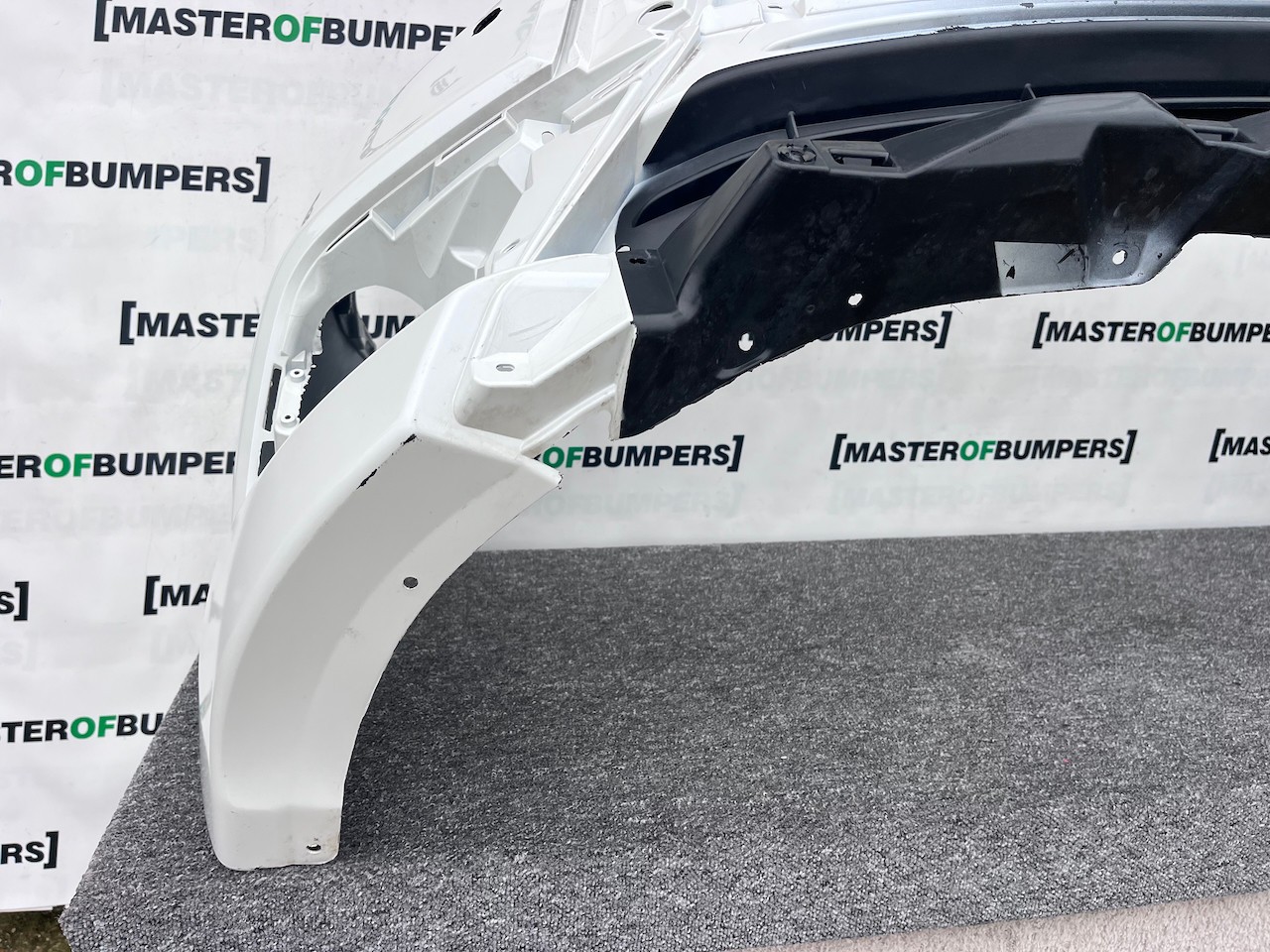 Mitsubishi Outlander Ls Phev Mk3 2017-2021 Front Bumper 4 Pdc Jet Genuine [m488]