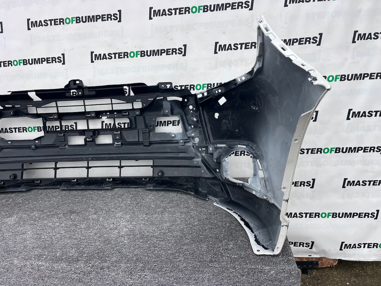 Mitsubishi Outlander Ls Phev Mk3 2017-2021 Front Bumper 4 Pdc Jet Genuine [m488]