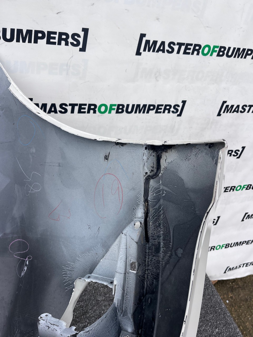 Mitsubishi Outlander Ls Phev Mk3 2017-2021 Front Bumper 4 Pdc Jet Genuine [m488]