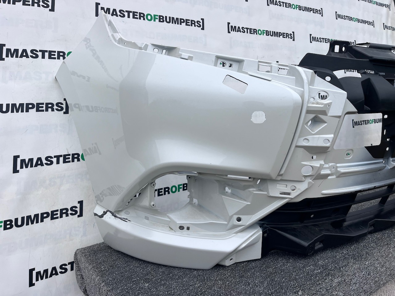 Mitsubishi Outlander Ls Phev Mk3 2017-2021 Front Bumper 4 Pdc Jet Genuine [m488]