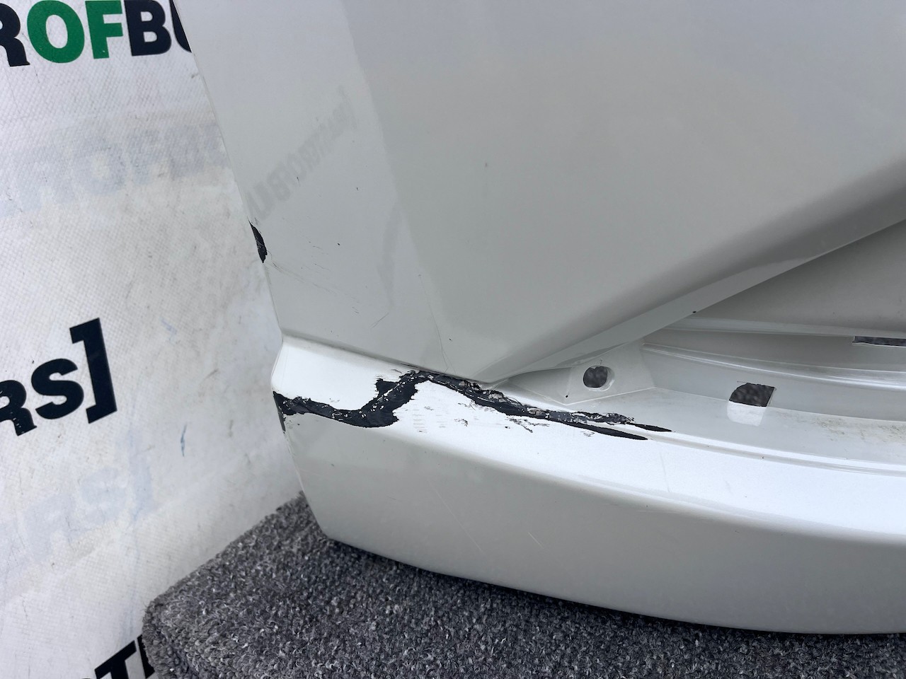 Mitsubishi Outlander Ls Phev Mk3 2017-2021 Front Bumper 4 Pdc Jet Genuine [m488]