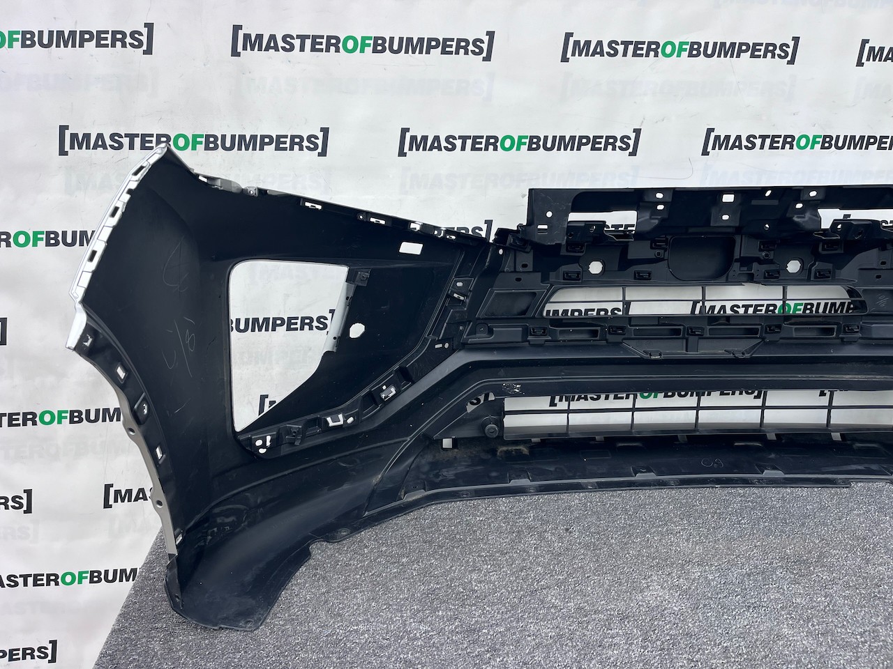 Mitsubishi Eclipse Cross Dynamic 2017-2021 Front Bumper 4 Pdc Jet Genuine [m492]