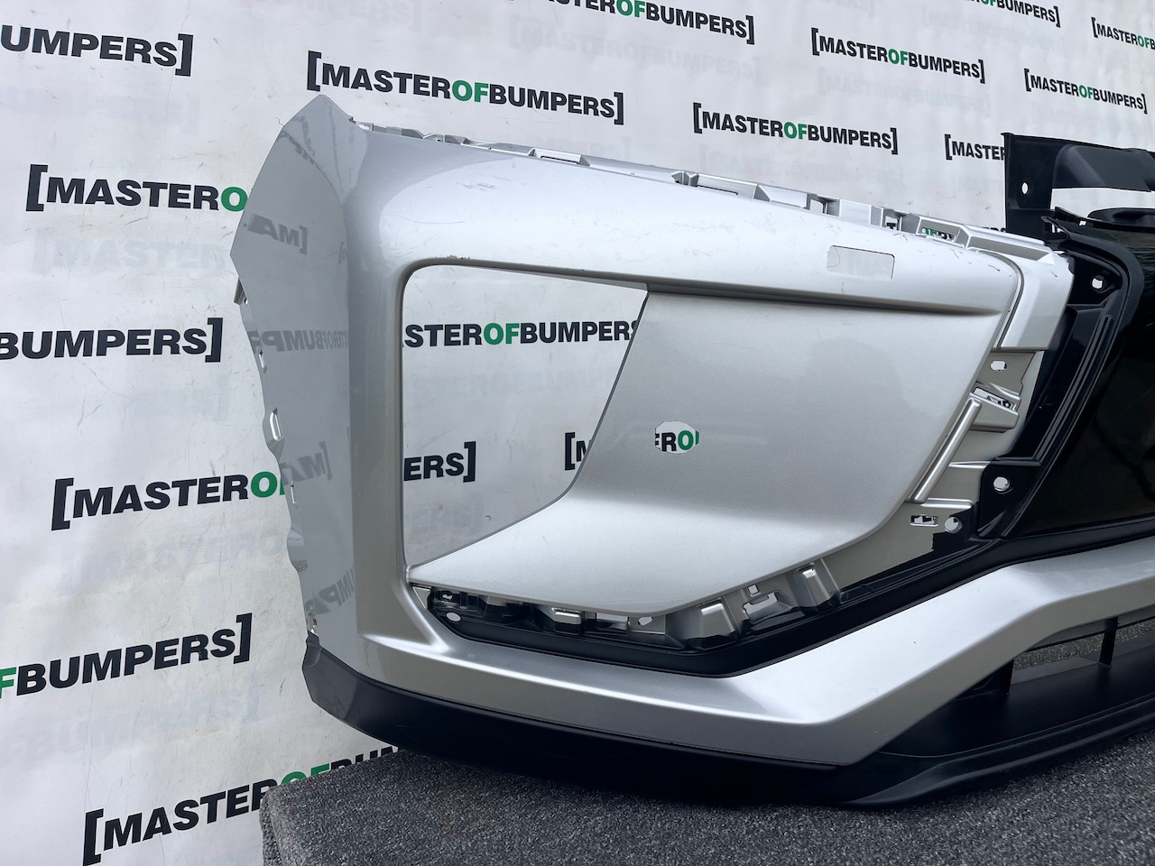 Mitsubishi Eclipse Cross Dynamic 2017-2021 Front Bumper 4 Pdc Jet Genuine [m492]