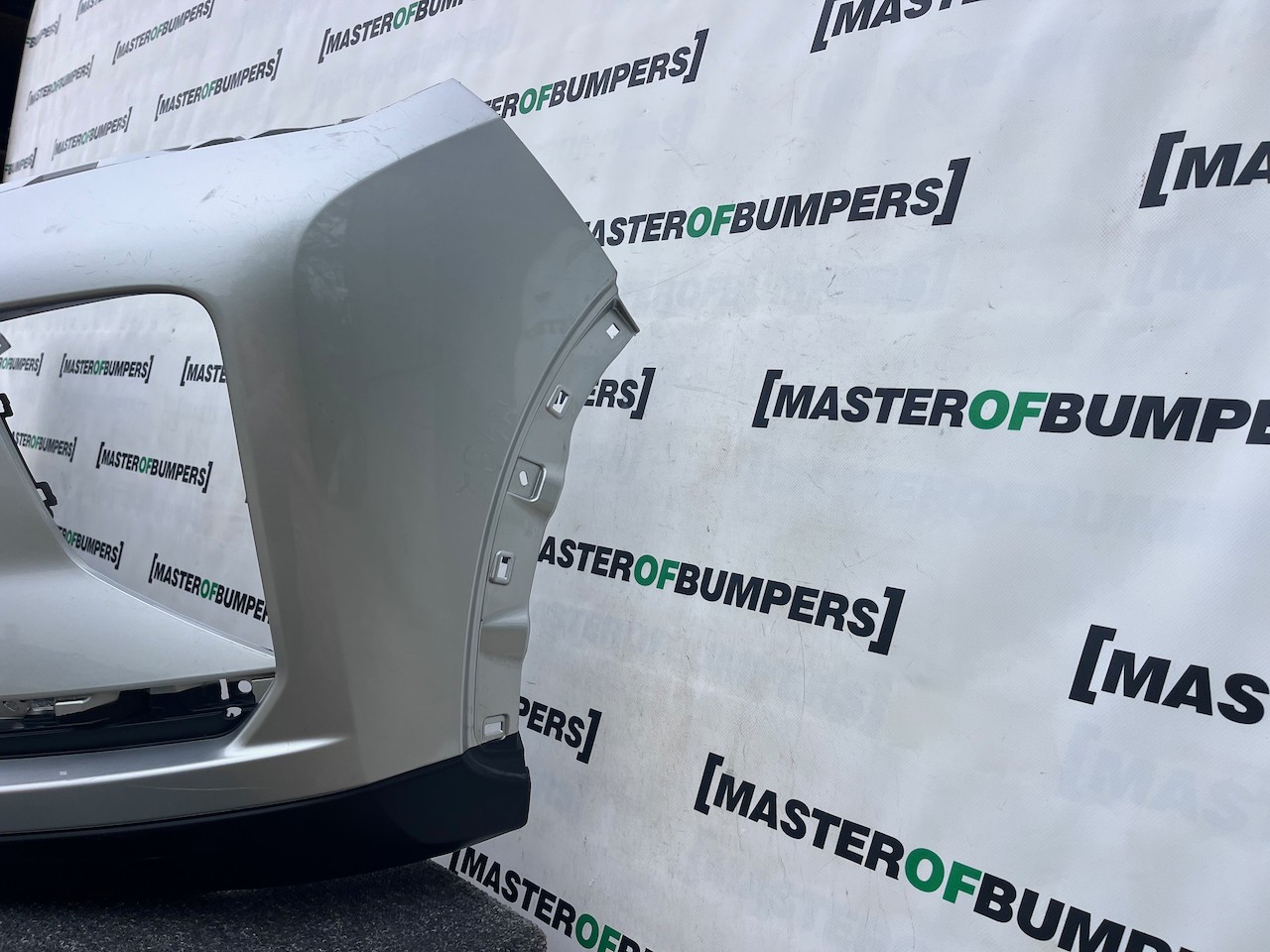 Mitsubishi Eclipse Cross Dynamic 2017-2021 Front Bumper 4 Pdc Jet Genuine [m492]