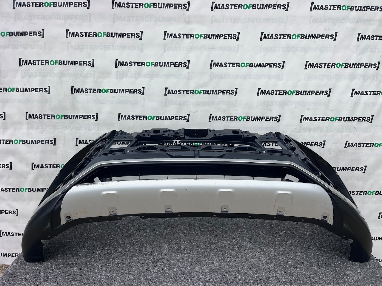 Mitsubishi Eclipse Cross Dynamic 2017-2021 Front Bumper 4 Pdc Jet Genuine [m387]