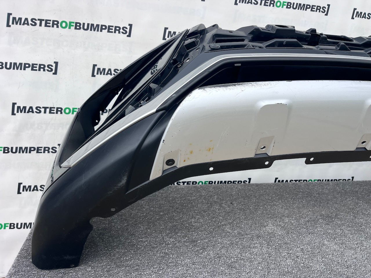 Mitsubishi Eclipse Cross Dynamic 2017-2021 Front Bumper 4 Pdc Jet Genuine [m387]