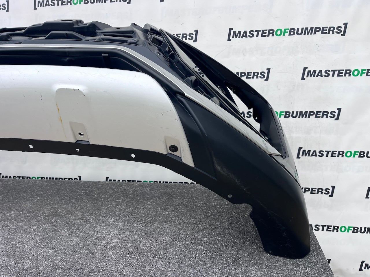 Mitsubishi Eclipse Cross Dynamic 2017-2021 Front Bumper 4 Pdc Jet Genuine [m387]