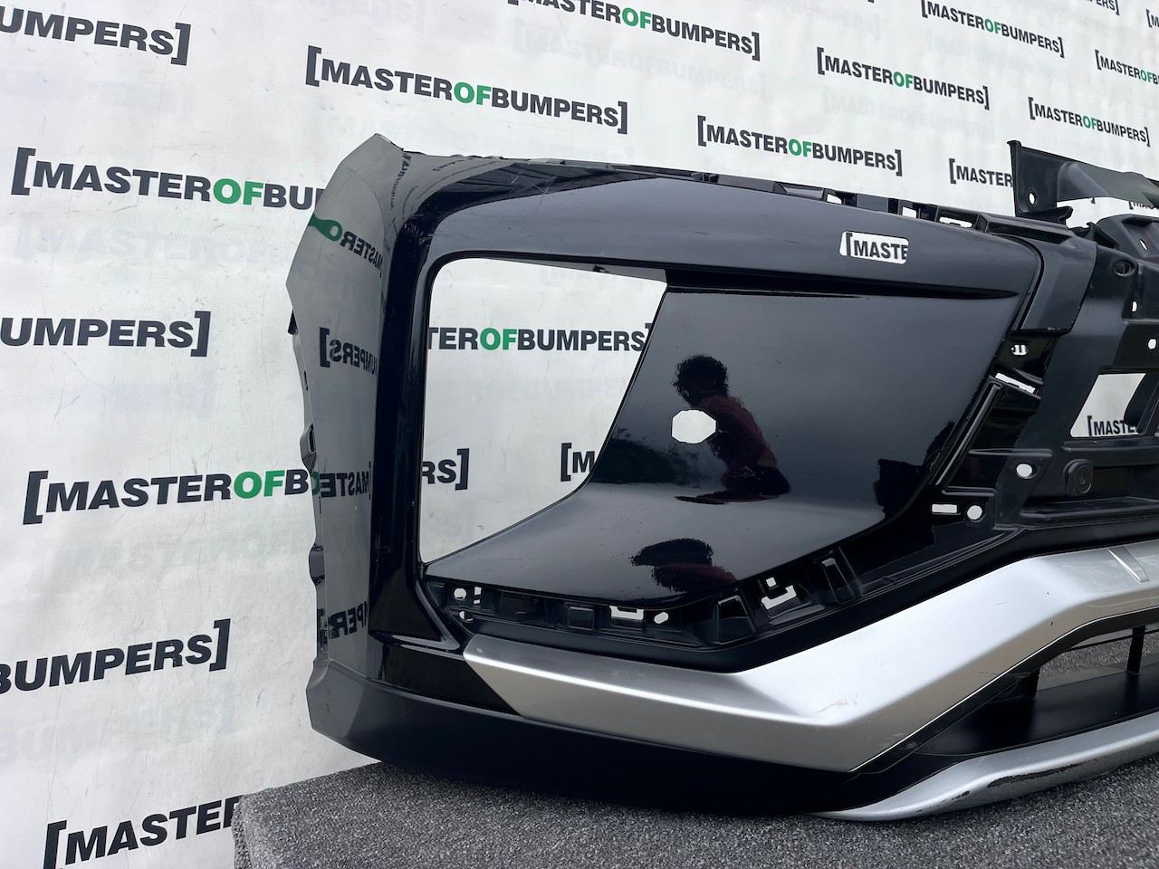 Mitsubishi Eclipse Cross Dynamic 2017-2021 Front Bumper 4 Pdc Jet Genuine [m387]