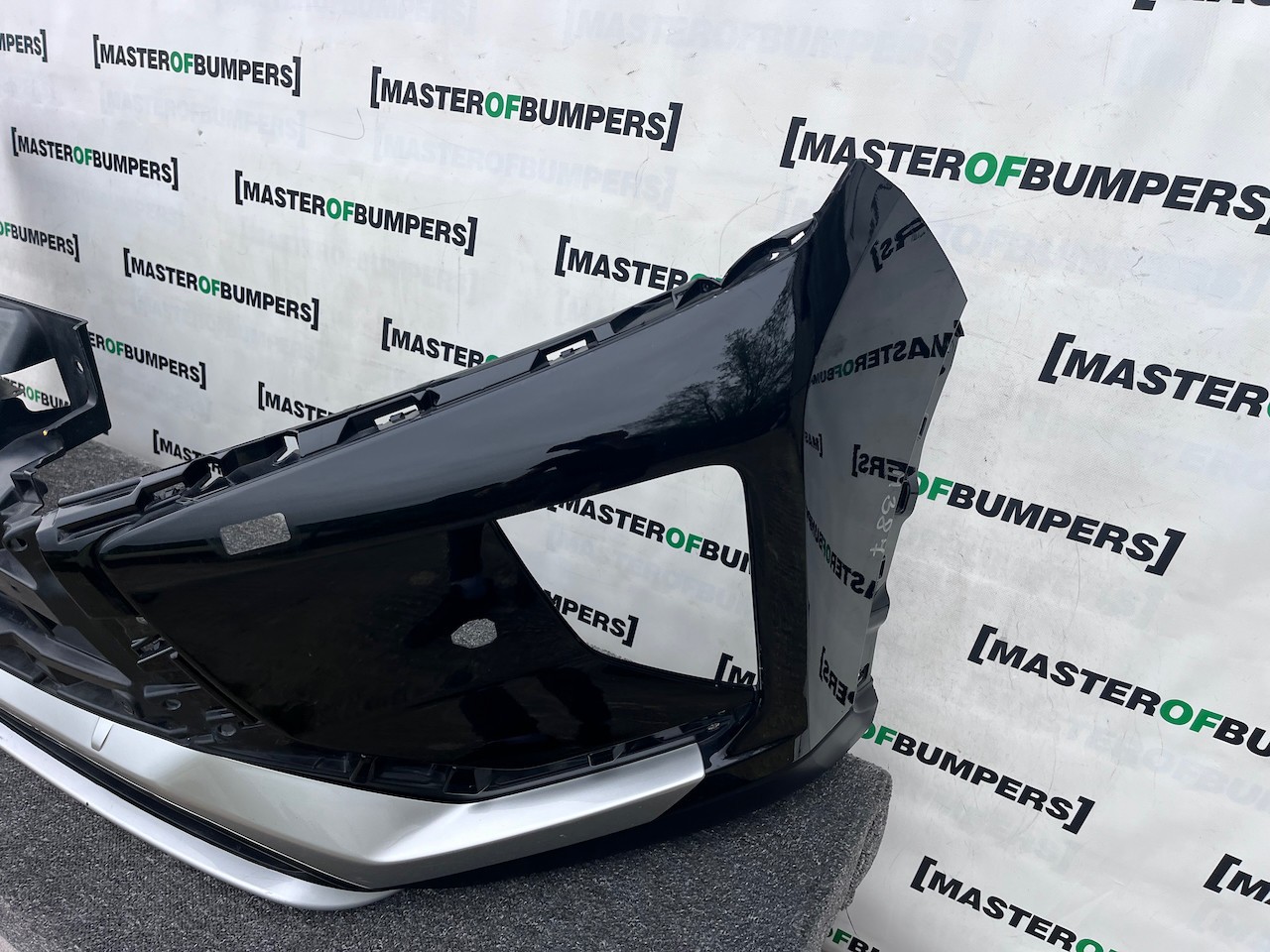 Mitsubishi Eclipse Cross Dynamic 2017-2021 Front Bumper 4 Pdc Jet Genuine [m387]