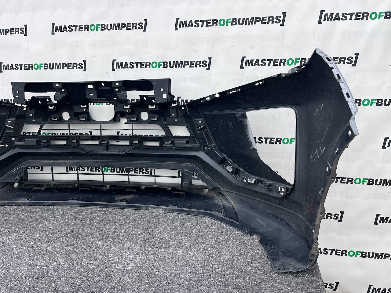 Mitsubishi Eclipse Cross 2017-2021 Front Bumper No Pdc No Jet Genuine [m496]