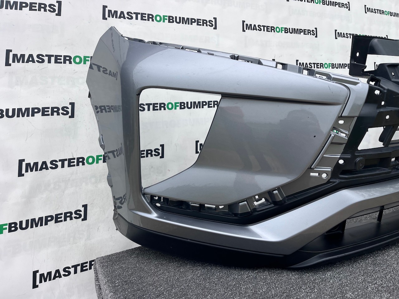 Mitsubishi Eclipse Cross 2017-2021 Front Bumper No Pdc No Jet Genuine [m496]