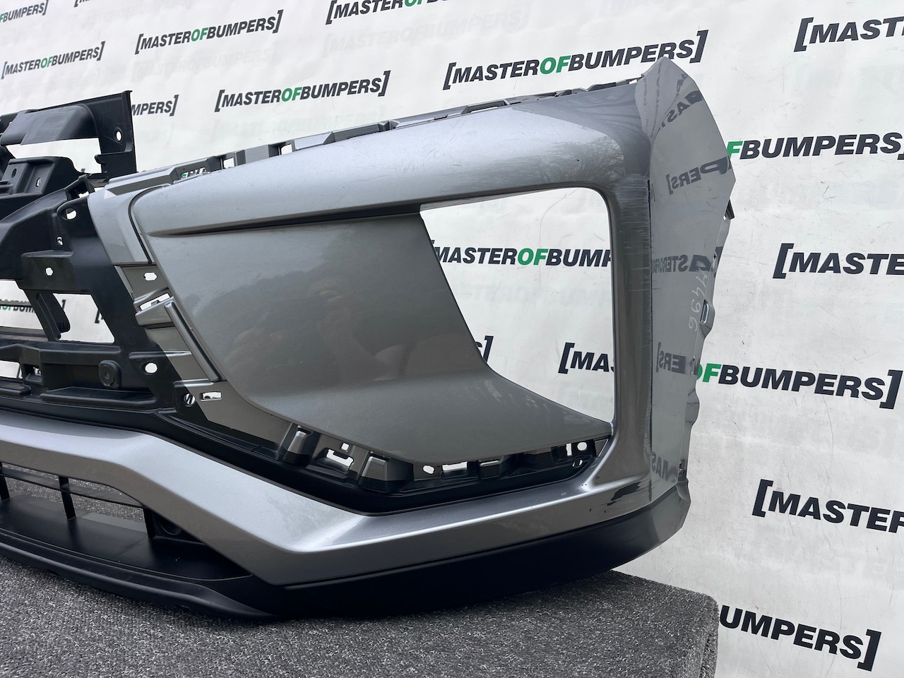 Mitsubishi Eclipse Cross 2017-2021 Front Bumper No Pdc No Jet Genuine [m496]