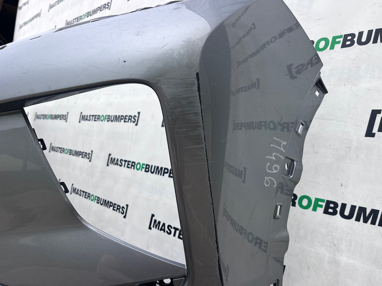 Mitsubishi Eclipse Cross 2017-2021 Front Bumper No Pdc No Jet Genuine [m496]