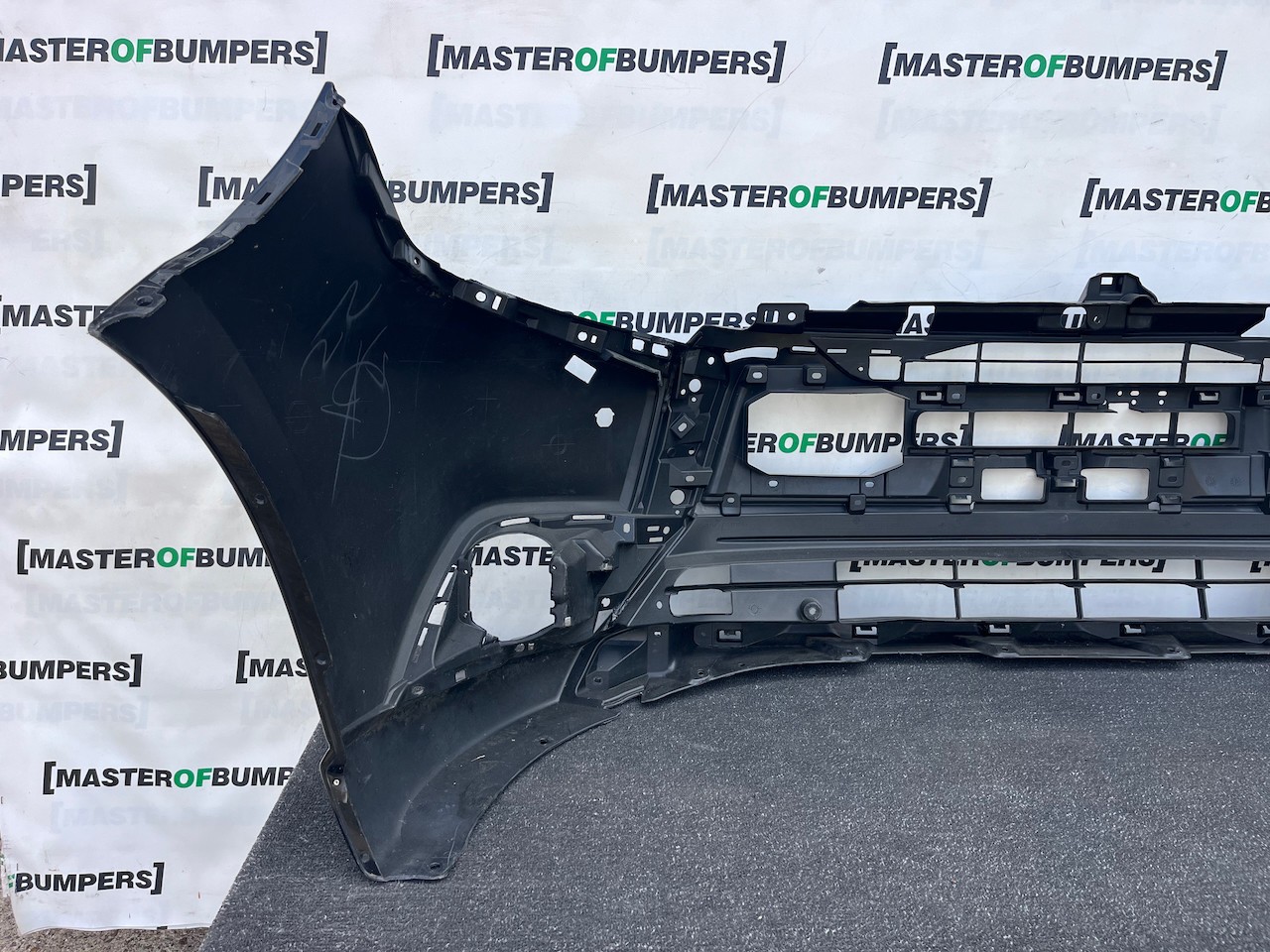 Mitsubishi Outlander Ls Phev Mk3 2017-2021 Front Bumper 4 Pdc Jet Genuine [m482]
