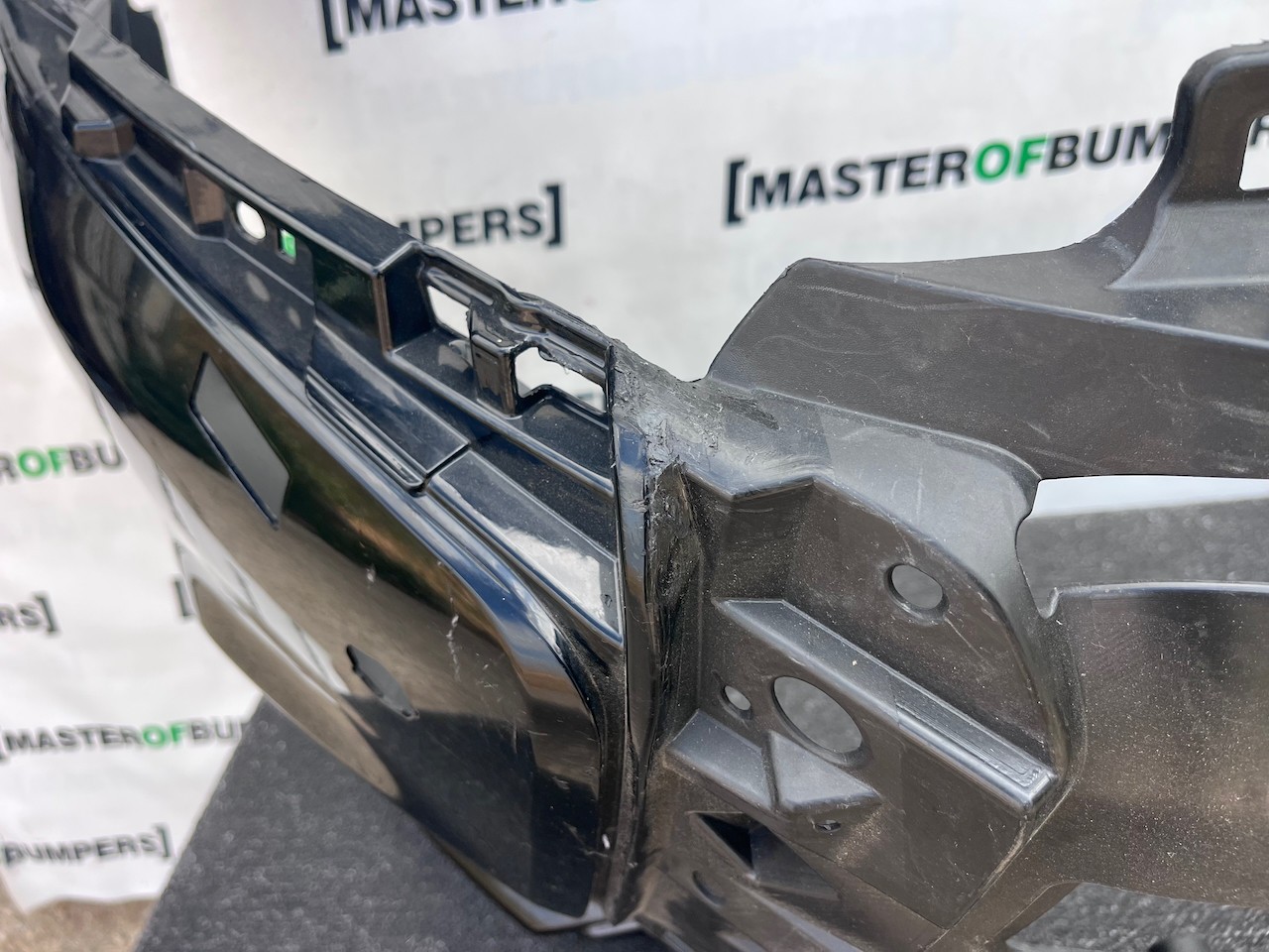 Mitsubishi Outlander Ls Phev Mk3 2017-2021 Front Bumper 4 Pdc Jet Genuine [m482]