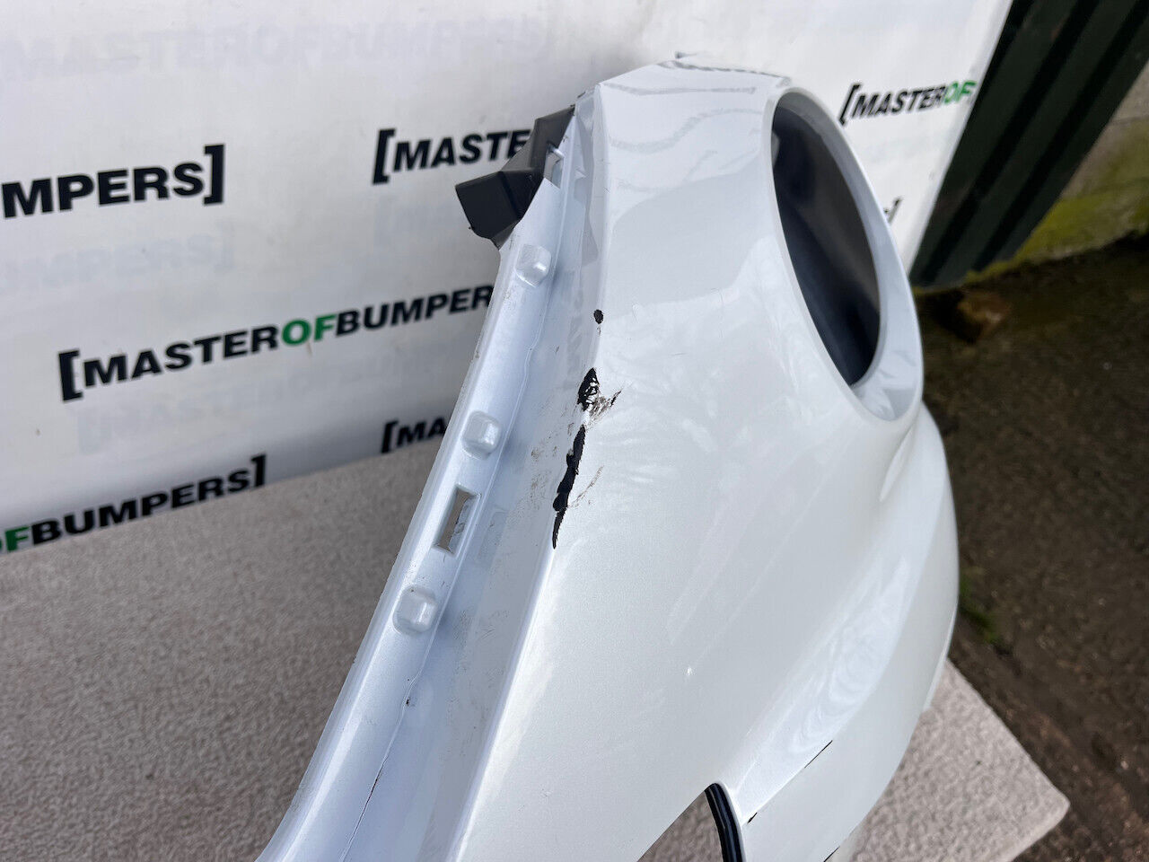 Nissan Juke Tekna N-connecta Mk2 2019 - 2024 Front Bumper 4 Pdc Genuine [l590]