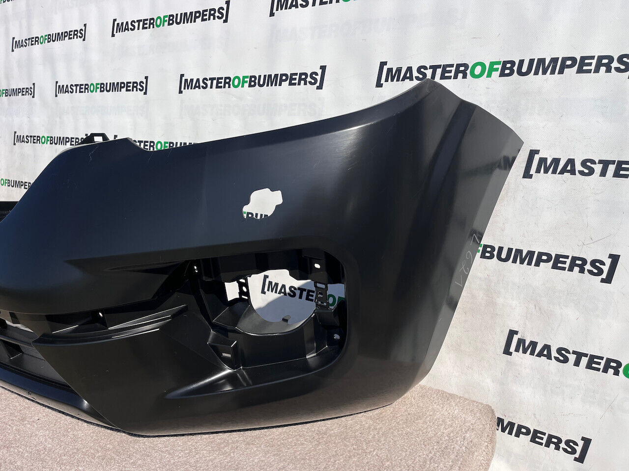 Renault Alaskan Pickup 4x4 2017-2020 Front Bumper No Pdc +jets Genuine [l621]