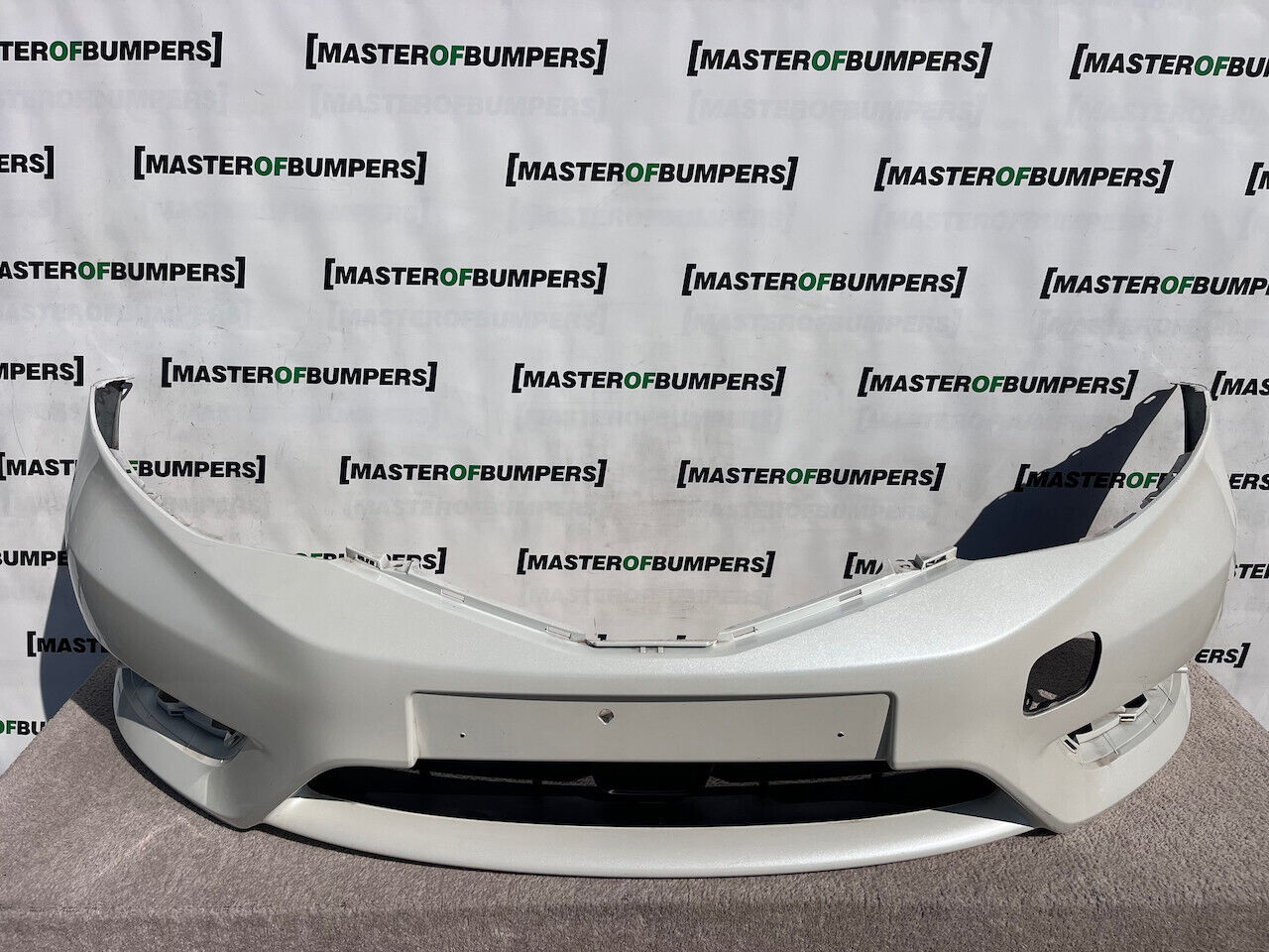 Nissan Pulsar N-tec Tekna Hatchback 2014-2018 Front Bumper Genuine [l617]